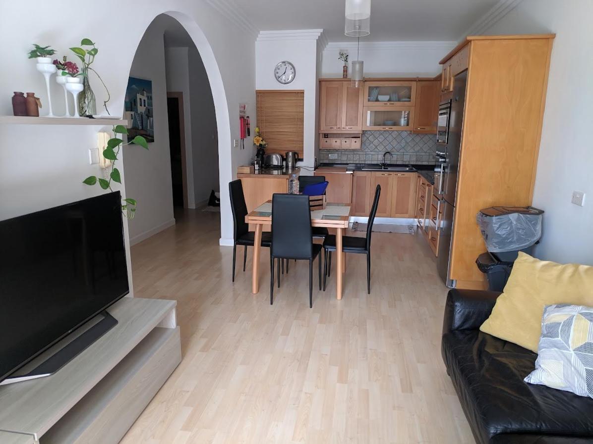 Gaia St Paul'S Bay Modern Cosy Apartment セント・ポールズ・ベイ エクステリア 写真